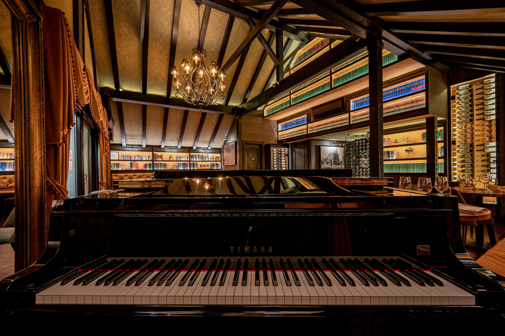 Frost Piano Lounge